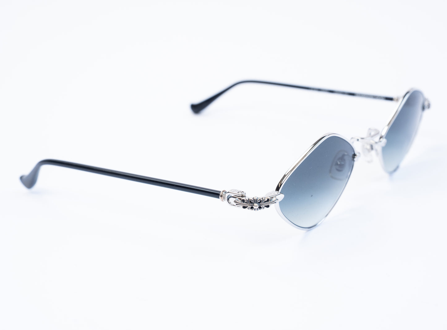 Diamond Dog White/Black Sunglasses