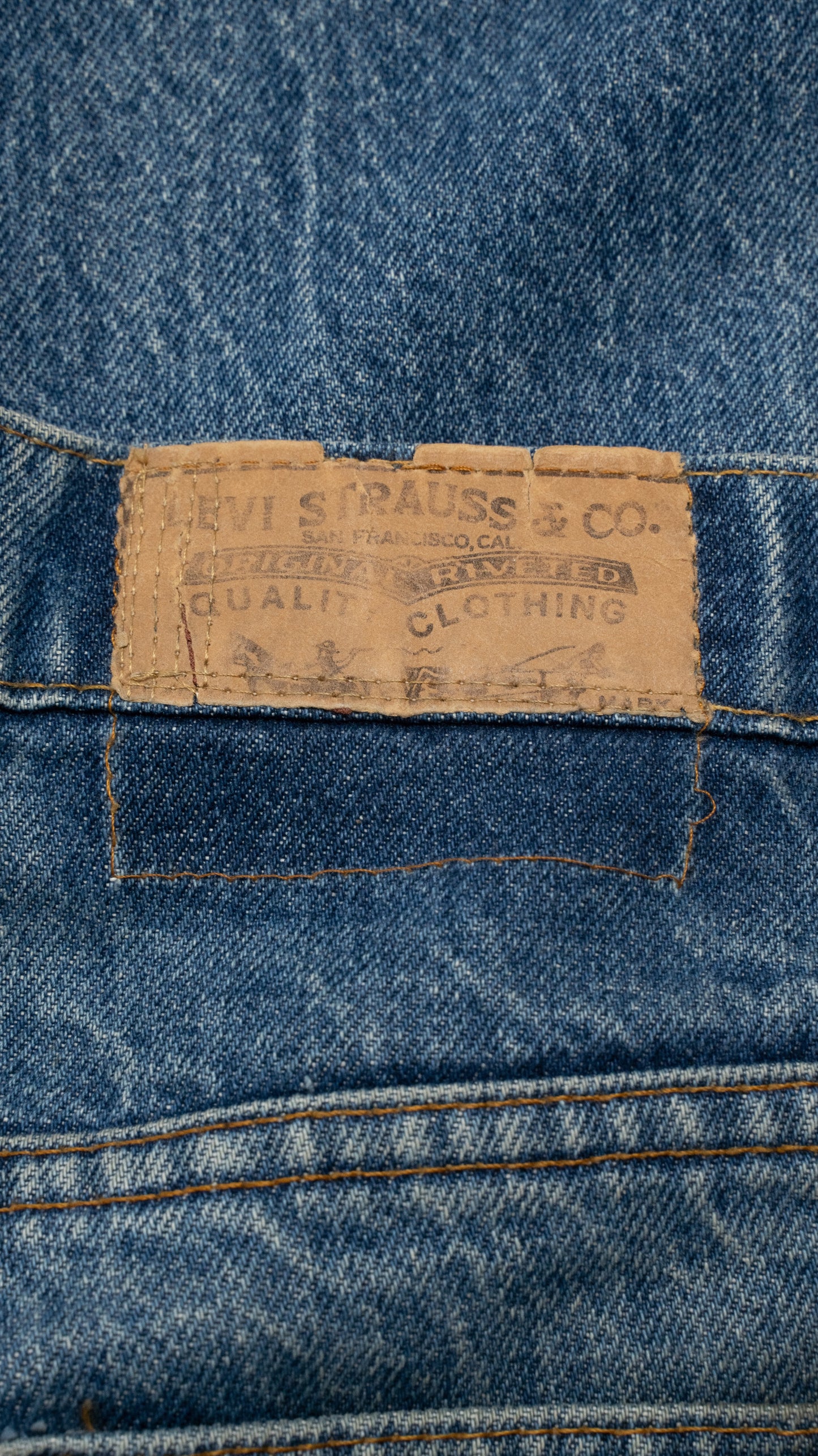 517 Levi's Black Cross Patch Jeans