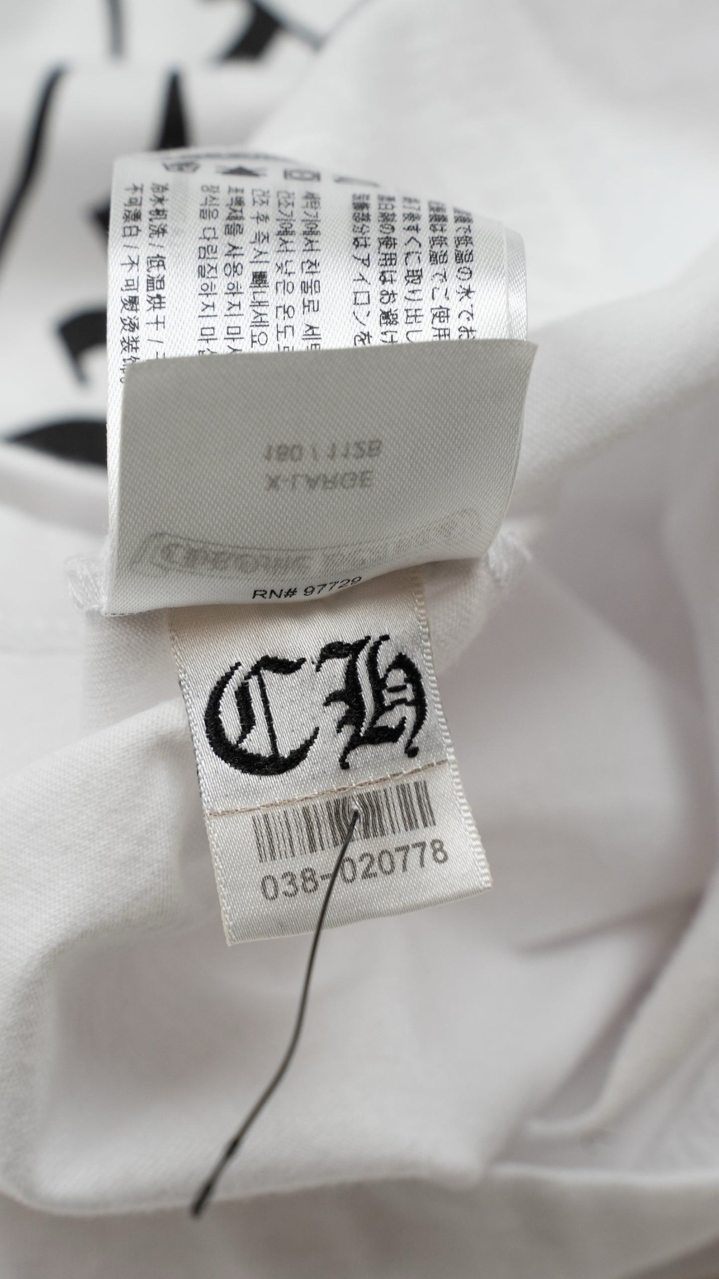 White' Floral Horseshoe Pocket Long Sleeve